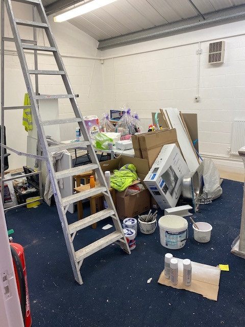 Unit full of rubbish during the renovation 